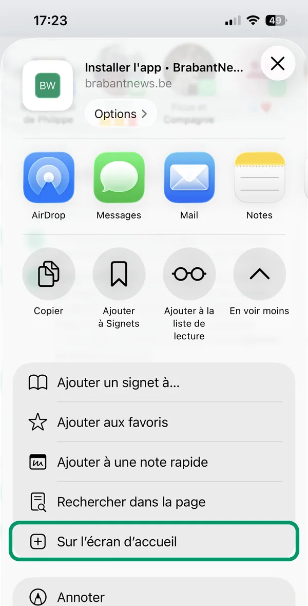 Feuille de partage de Safari, la ligne « Sur l'écran d'accueil » entourée